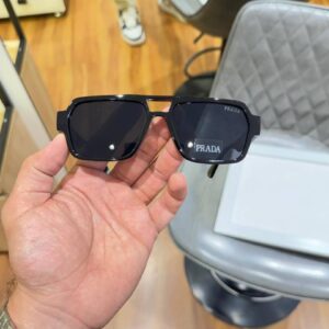 pradaPAS06_full_black